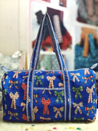 Printed Duffle Bags-Jaipur Wholesaler